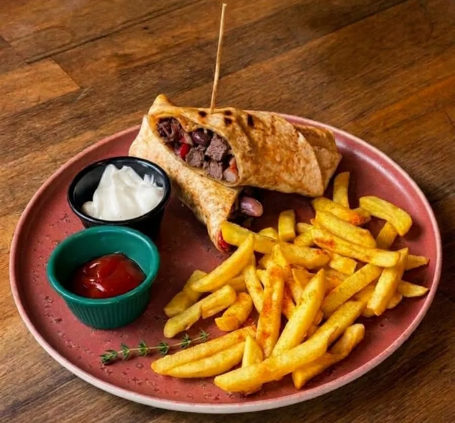 Mexican-style meat dürüm