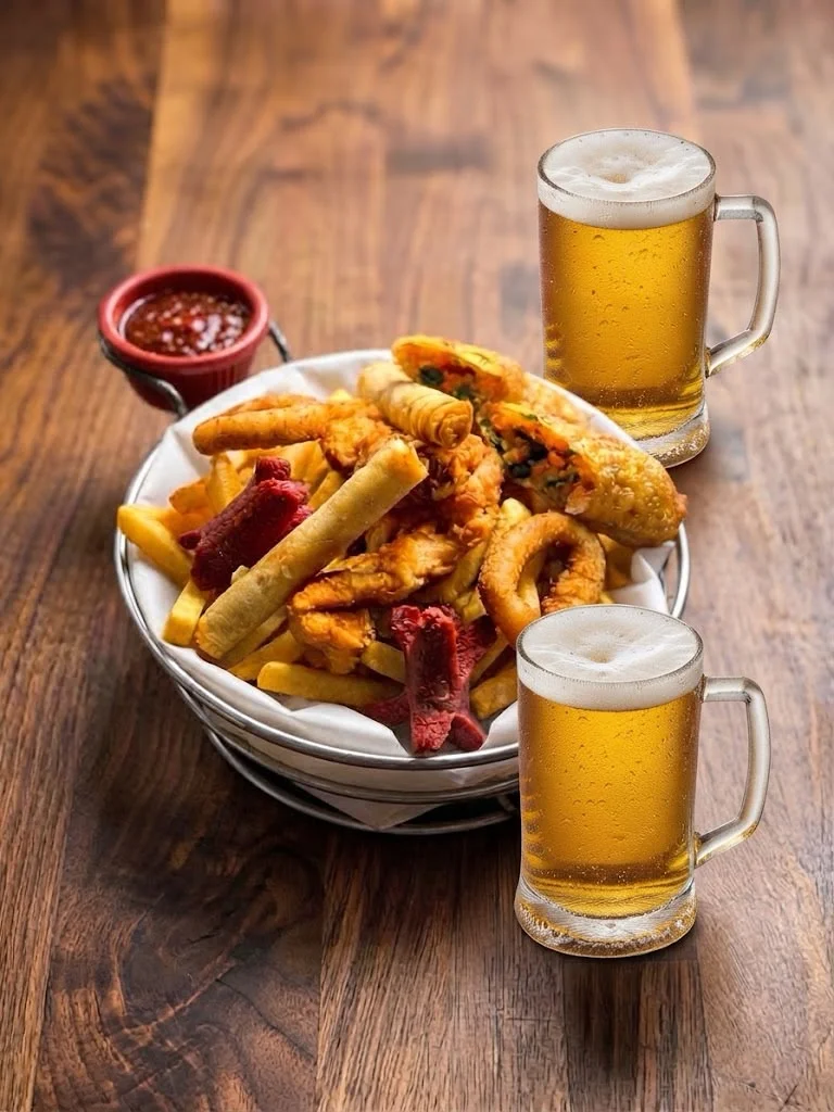 5-beer bucket (50 cl), with Tuborg or Carlsberg options + Hot Bucket for two
