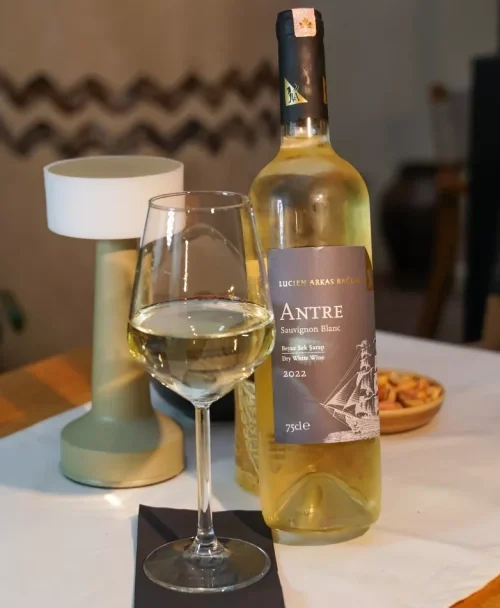 La Antre Sauvignon Blanc / Glass