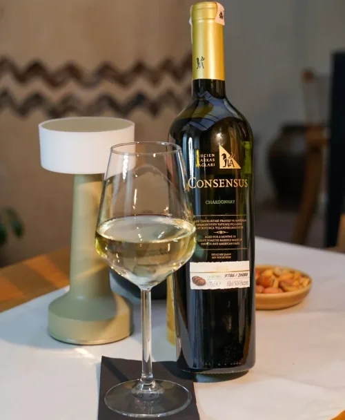 La Consensus Chardonay / Bottle