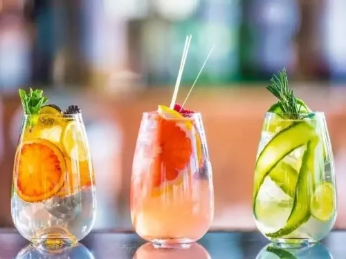 Non-alcoholic fruit cocktail