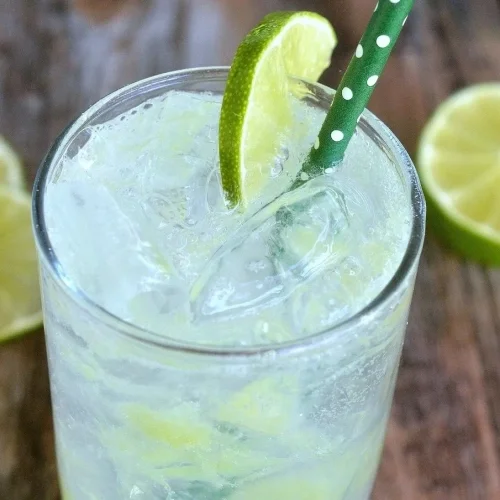 Soda with lemon