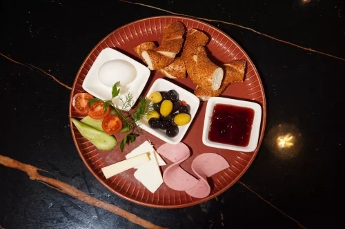 Practical Breakfast Plate