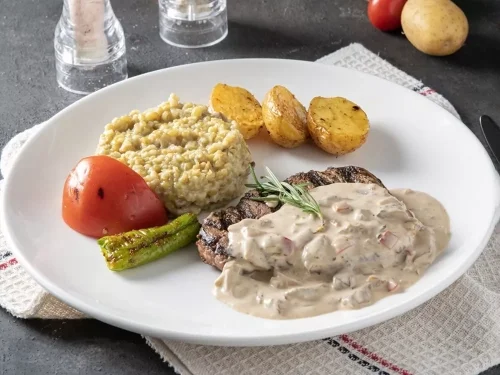 Beef tenderloin with mushroom sauce