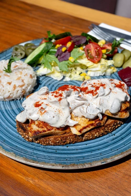 Grilled chicken with mushroom sauce