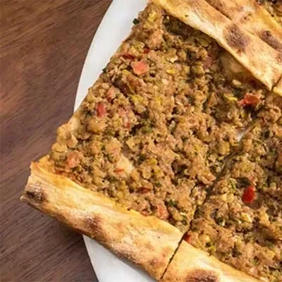 Minced meat pide